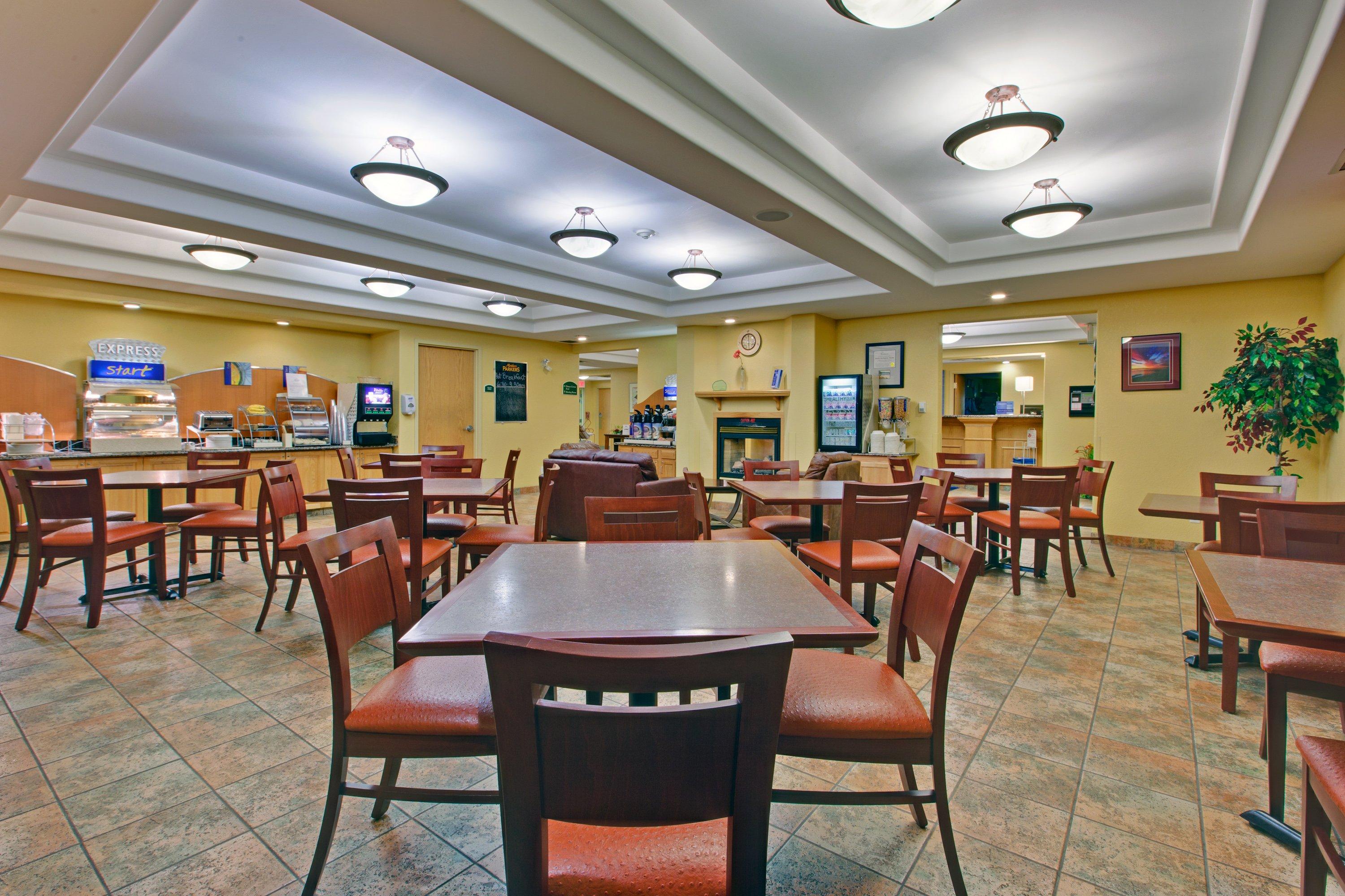Holiday Inn Express Dryden By Ihg Esterno foto