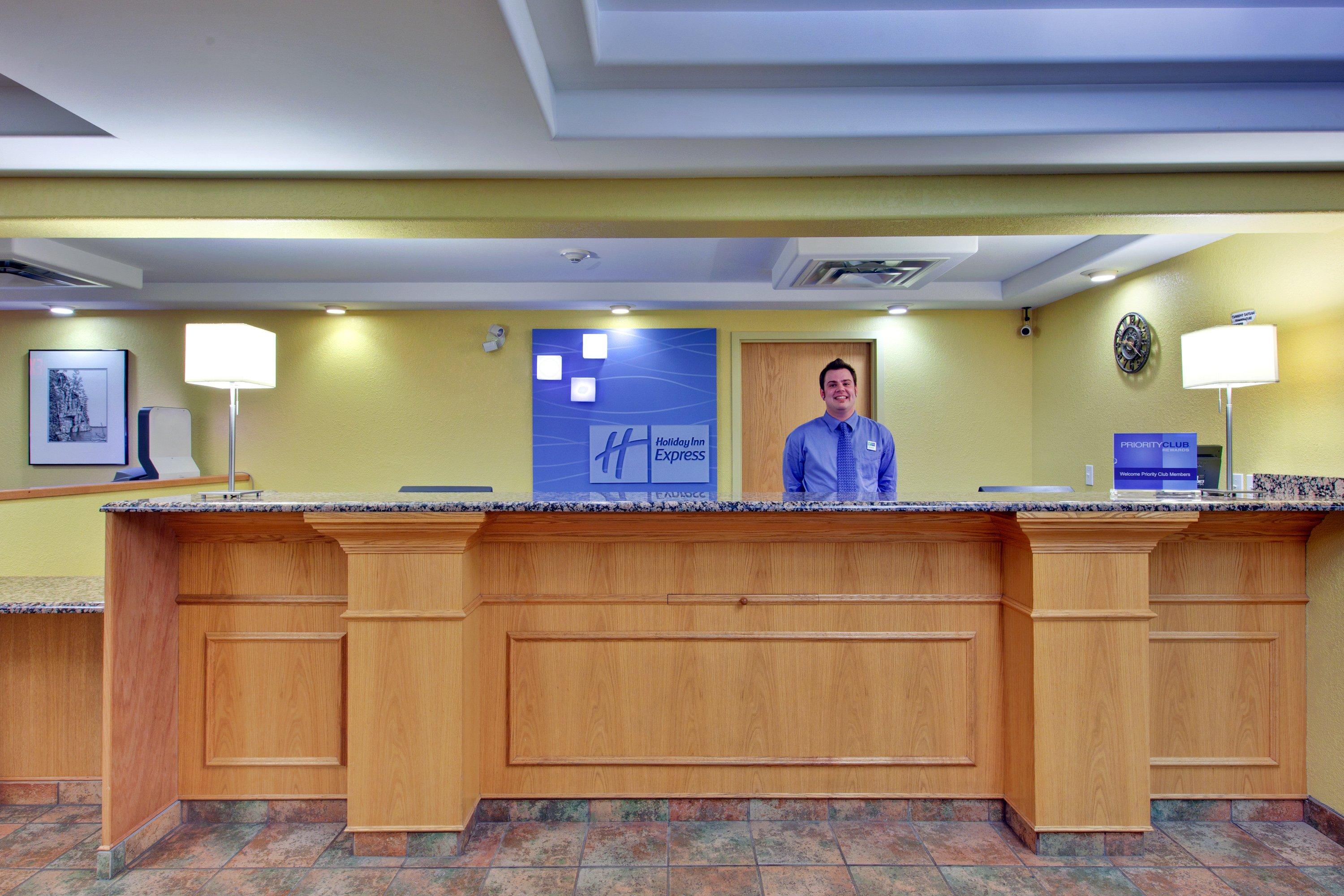 Holiday Inn Express Dryden By Ihg Esterno foto