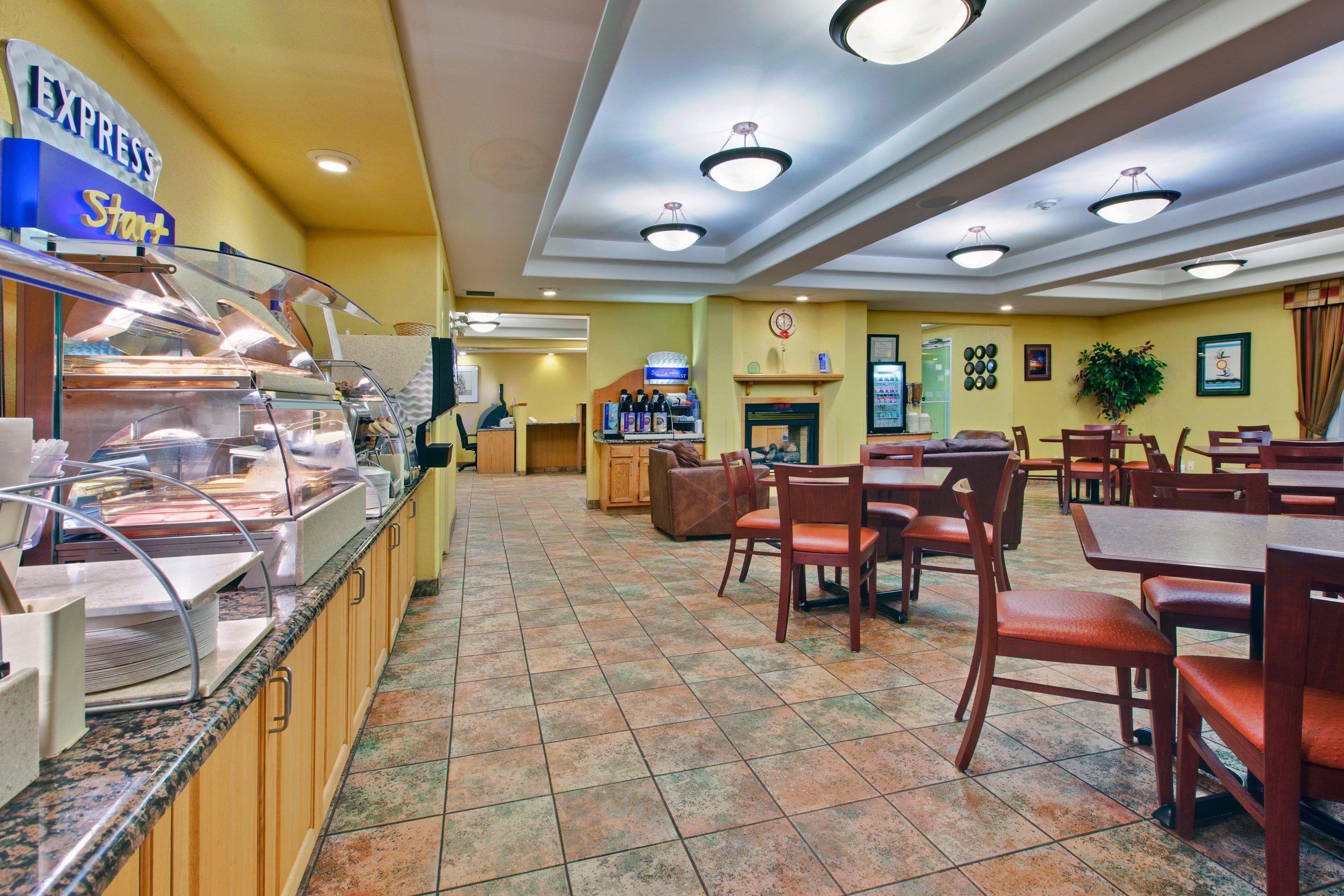 Holiday Inn Express Dryden By Ihg Esterno foto